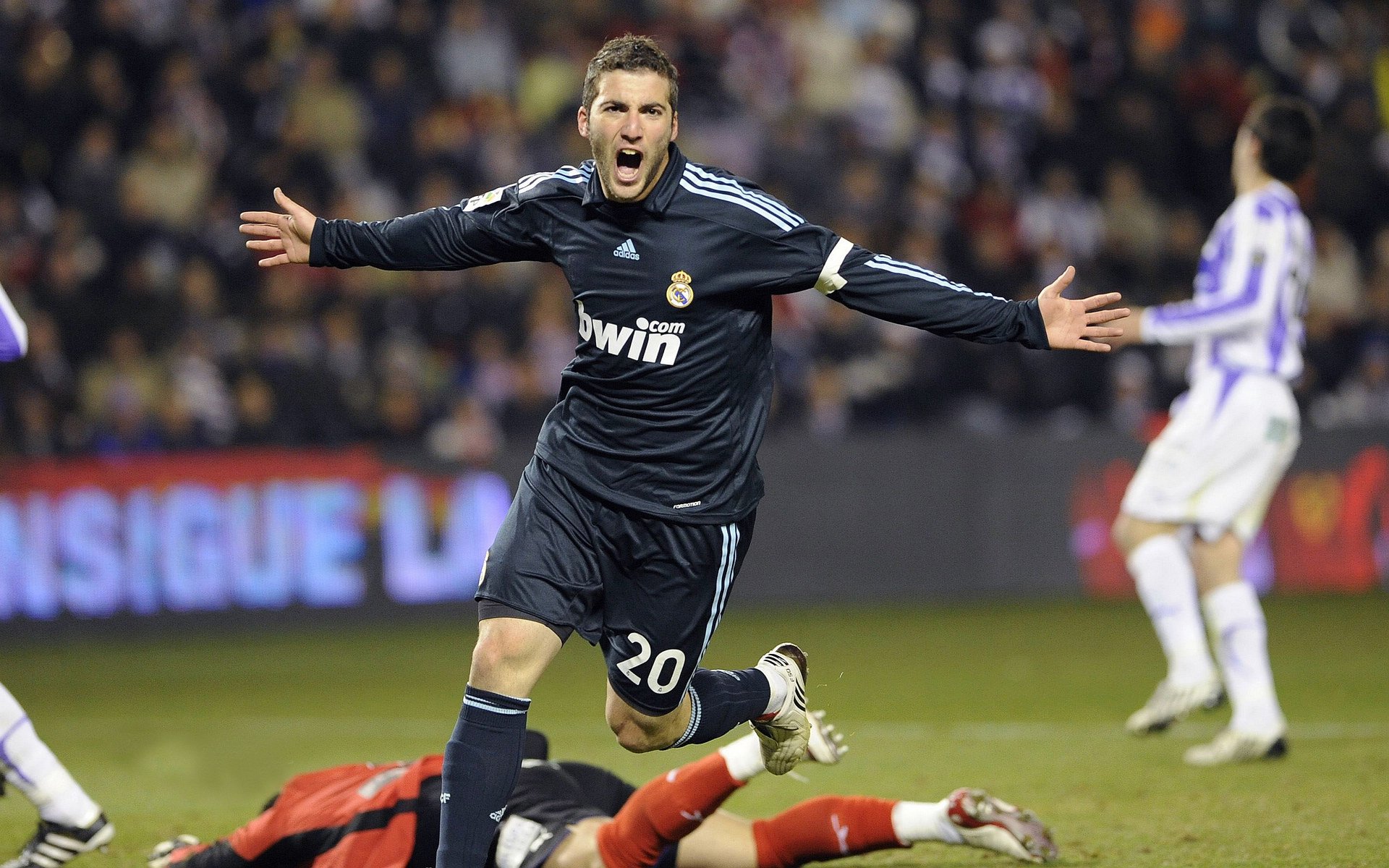 尼斯封锁沙特，萨拉赫如何成为改变格局的关键先生